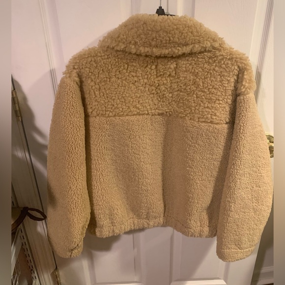 Like new Abercrombie jacket - Picture 4 of 4